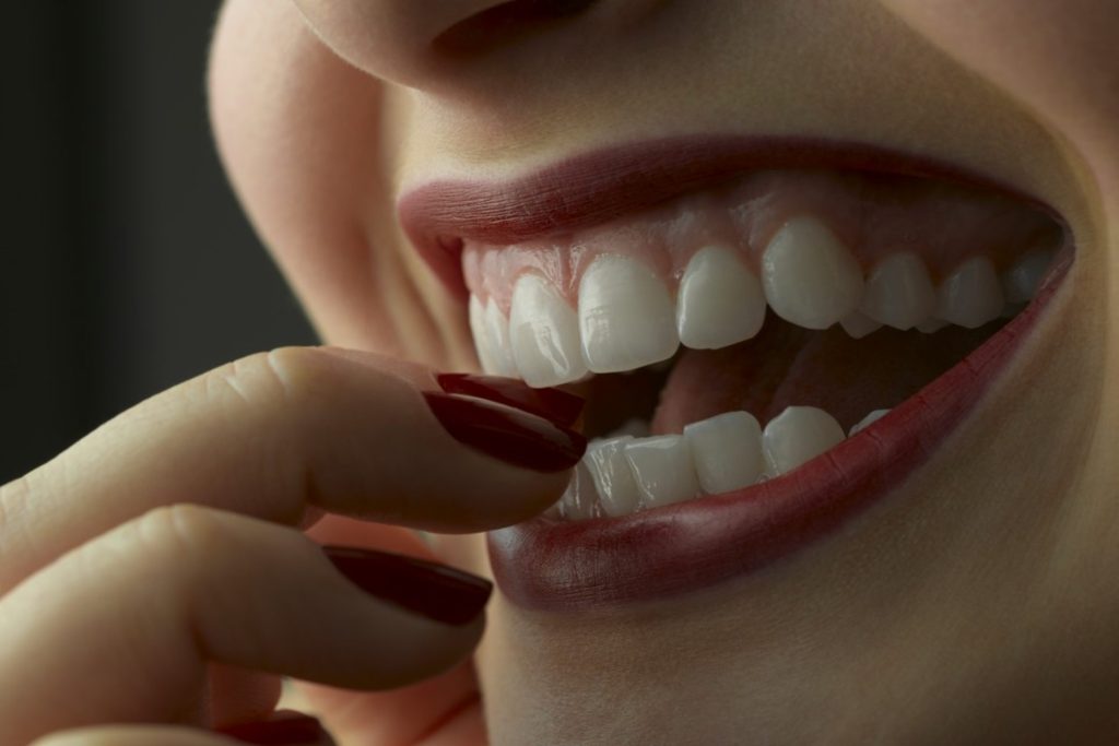 Jak poprawić wygląd zewnętrzny zębów?